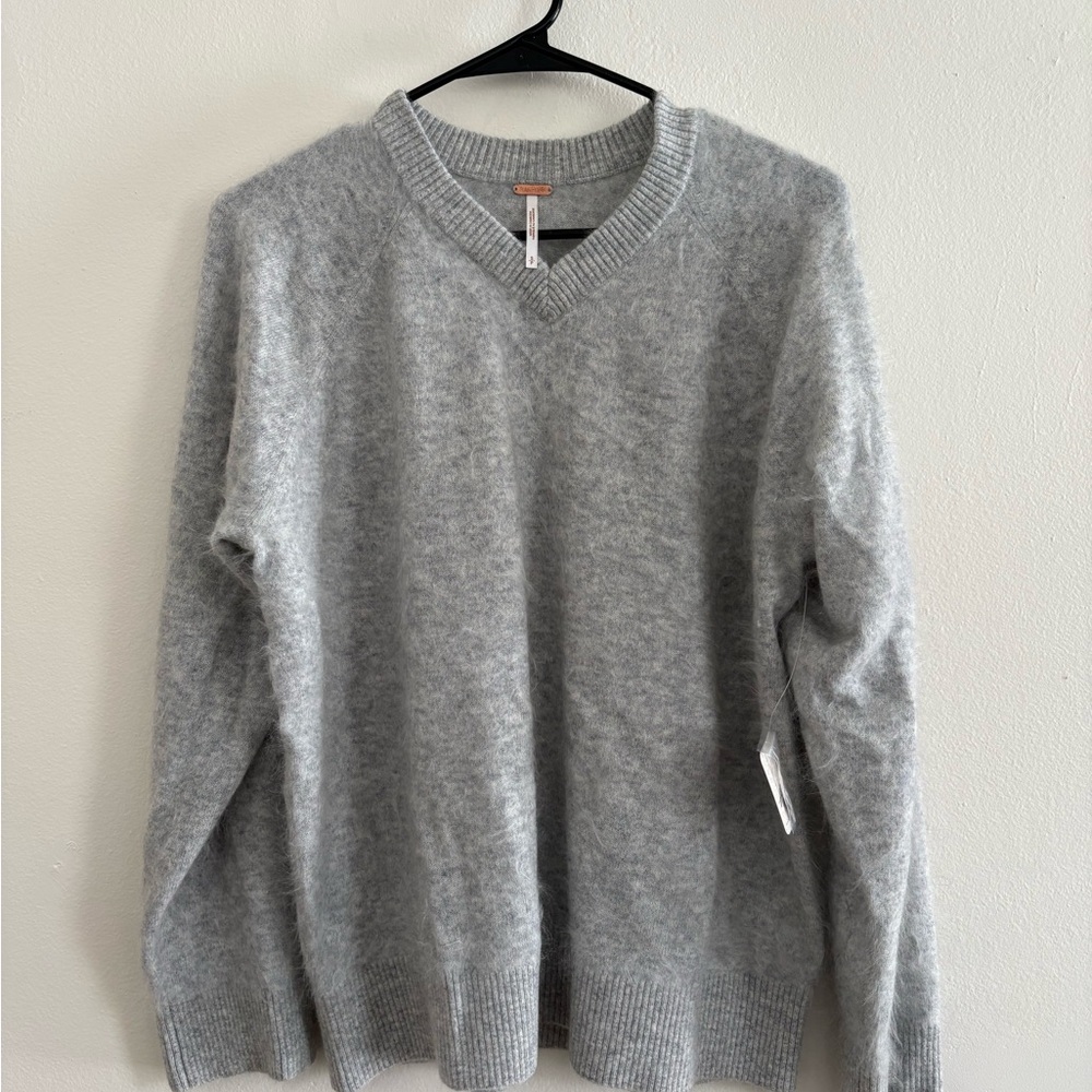 NWT Free People Light Gray V-Neck Sweater 100% Cashmere